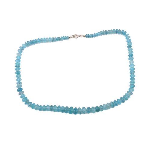 189 - A faceted aquamarine bead necklace, comprising a string of ninety-one aquamarine beads in light blue... 