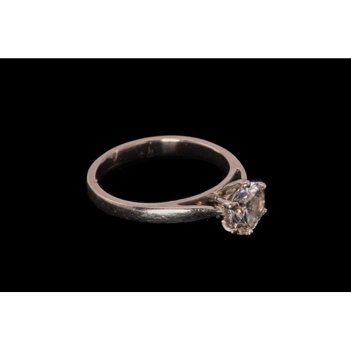 32 - A diamond solitaire ring in platinum, composed of a brilliant diamond with an estimated weight of 0.... 