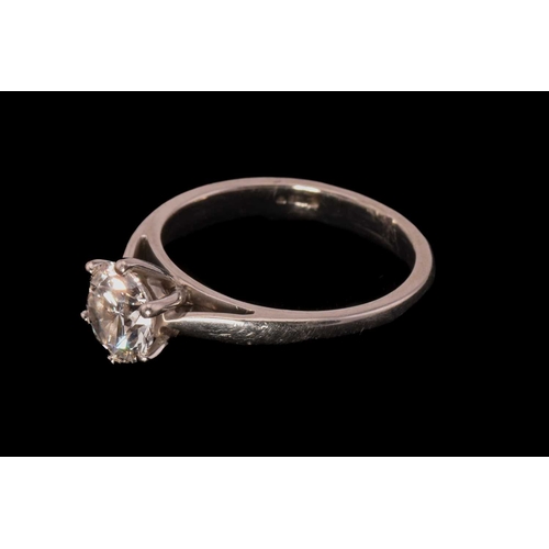 32 - A diamond solitaire ring in platinum, composed of a brilliant diamond with an estimated weight of 0.... 
