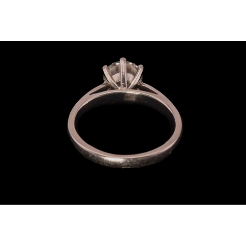 32 - A diamond solitaire ring in platinum, composed of a brilliant diamond with an estimated weight of 0.... 