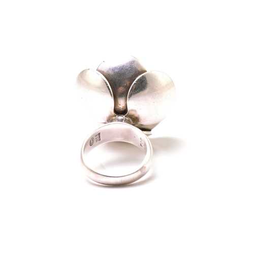 62 - Georg Jensen - a silver flower ring with chrysoprase, with a chrysoprase bead set in a flowerhead mo... 