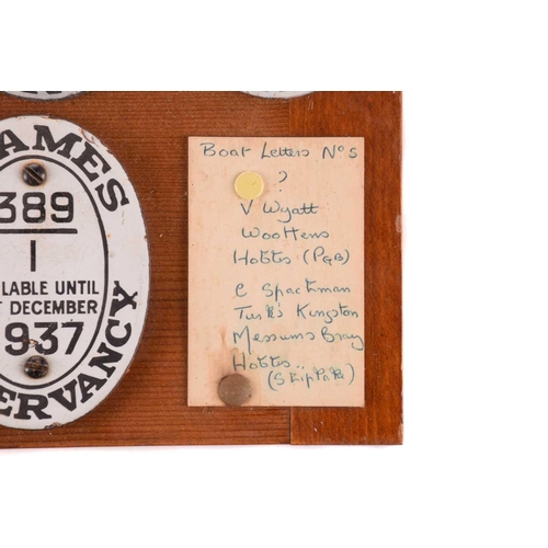 188 - A collection of early 20th century Thames Conservancy enamel plates / licences, dating from 1915 - 1... 