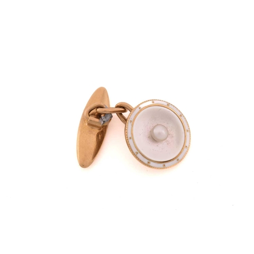 11 - A mother of pearl and pearl dress set in 18ct gold, of circular design, concave mother of pearl disc... 