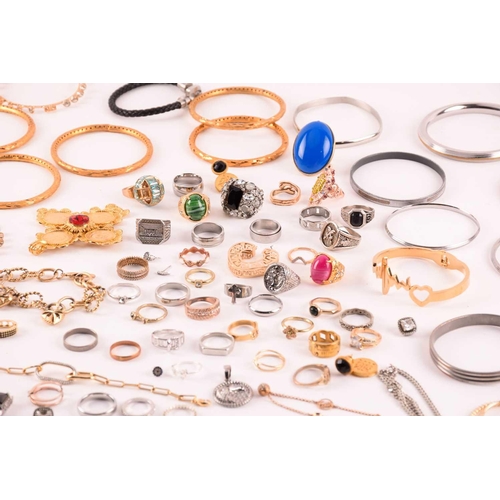 47 - A collection of miscellaneous costume jewellery items mainly in base metal; to include a silver Moni... 