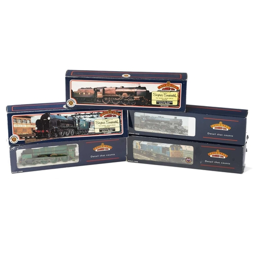 322 - Five boxed Bachmann model railway locomotives, comprising 31-279 Parallel Boiler Scot 6130 'The West... 