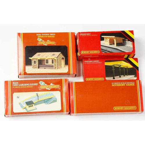 323 - A large quantity of model railway items, to include a boxed Guagemaster Model Q transformer controll... 