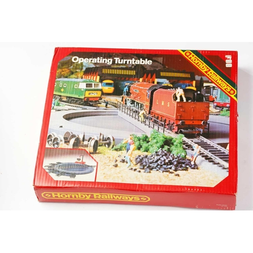 323 - A large quantity of model railway items, to include a boxed Guagemaster Model Q transformer controll... 