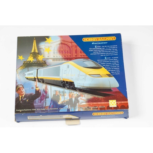 324 - A Hornby OO gauge R665 Eurostar Class 373 4-car electric multiple unit, boxed, together with a R4013... 