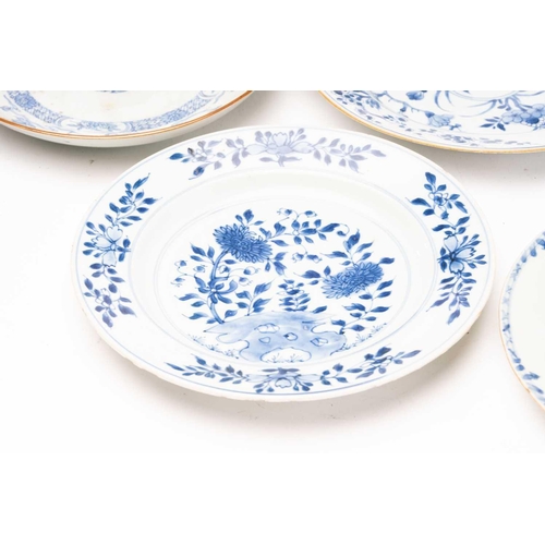 156 - A collection of Chinese export blue & white porcelain plates, Qing, 18th century, comprising a large... 