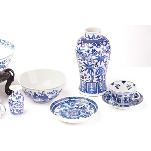 162 - A collection of Chinese blue & white porcelain, Qing, 19th century and later, comprising a dragon bo... 