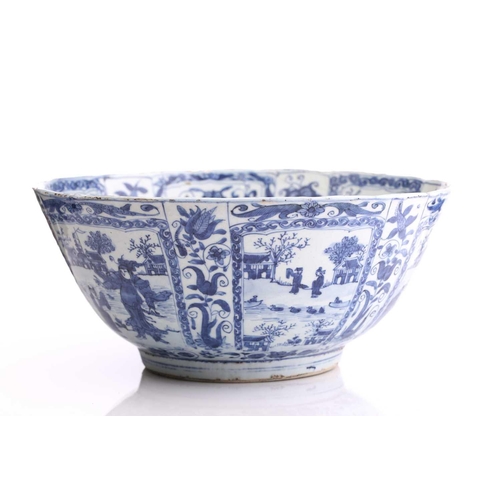 215 - A Chinese blue & white porcelain Kraak bowl, Wanli (1573 - 1619), the interior centre painted with a... 