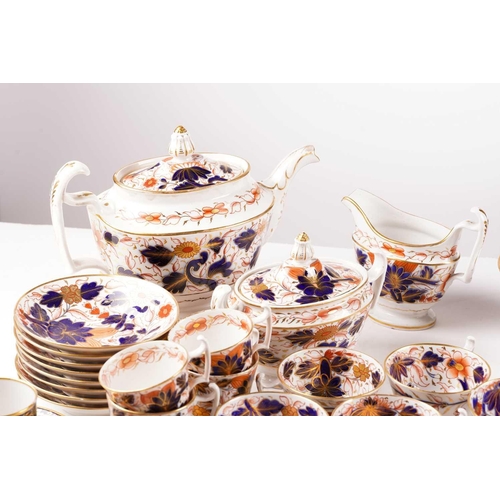 402 - A Coalport tea and coffee service for 8 settings, circa 1810, pattern 162, in the Imari palette, inc... 