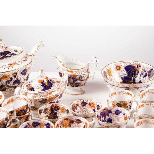 402 - A Coalport tea and coffee service for 8 settings, circa 1810, pattern 162, in the Imari palette, inc... 