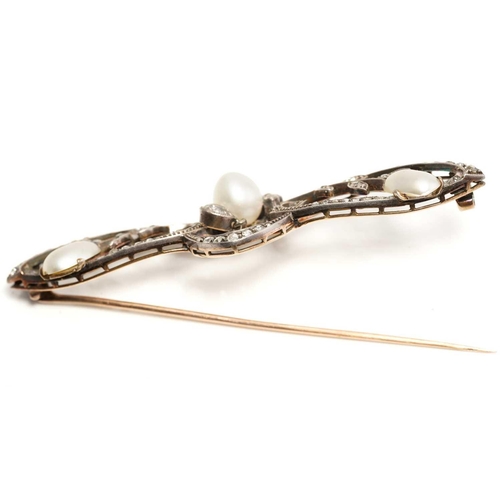 114 - An Edwardian pearl and diamond brooch, comprising an egg-shaped white pearl with silver overtones, a... 