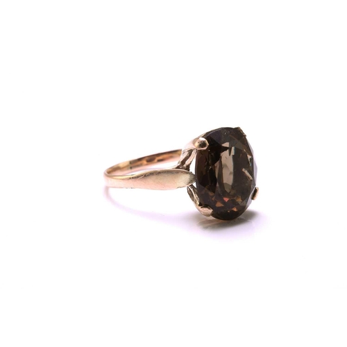 182 - A highly prized collectors colour-changing garnet ring, featuring an oval-shaped garnet displaying t... 