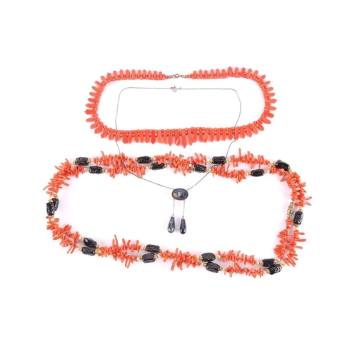 294 - A small collection of precious coral jewellery, and others; to include a red precious coral expandab... 