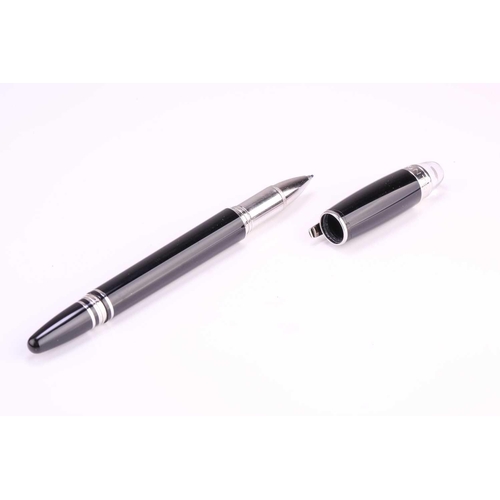 351 - A Montblanc Meisterstück Starwalker, with black resin body, screw cap and silver plated mounts, with... 