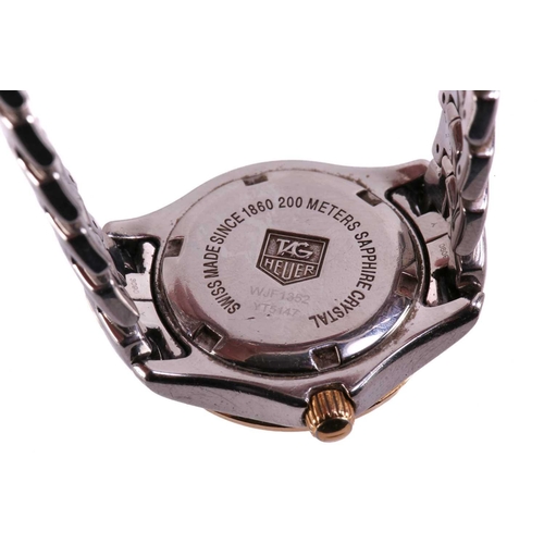 390 - A TAG Heuer Link 200m lady's watch, featuring a Swiss-made quartz movement in a steel case measuring... 