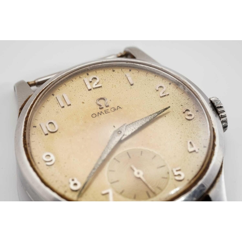 391 - A vintage Omega wristwatch, featuring a hand-wound, mechanical Swiss-made movement caliber: 266, in ... 