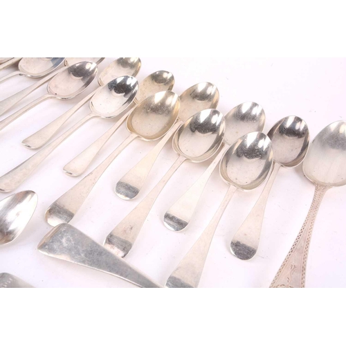 476 - A mixed collection of mostly 19th/20th century silver spoons to include six 