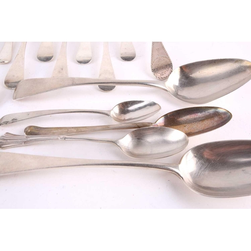 476 - A mixed collection of mostly 19th/20th century silver spoons to include six 