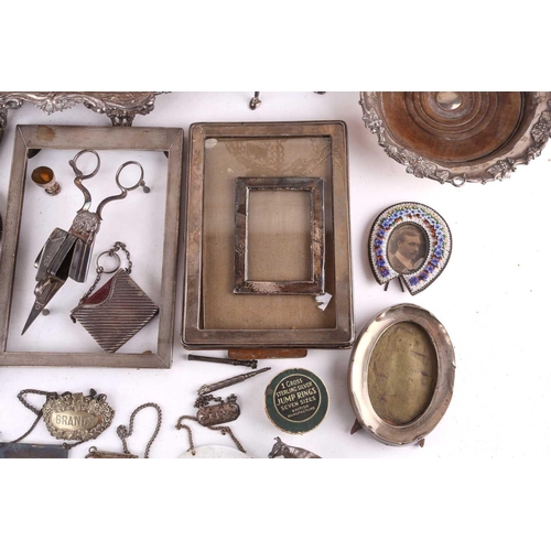 482 - A mixed collection of silver and silver plate to include a pierced silver basket with swing handle o... 