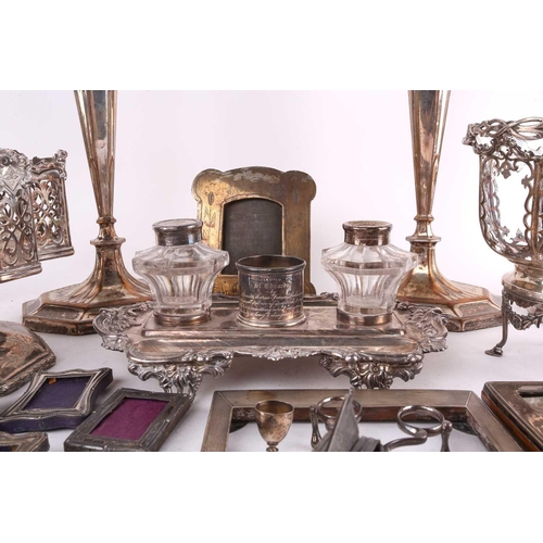 482 - A mixed collection of silver and silver plate to include a pierced silver basket with swing handle o... 