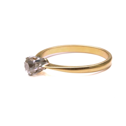 95 - A diamond solitaire ring in 18ct gold, featuring a 4.5 x 4.2 x 3.6 mm old-European diamond in an eig... 