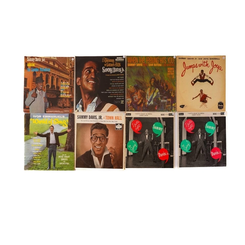 21 - 32 60s vocal male vinyl LPs, including Bing Crosby- Buddies and Beaus (x3), Bing Crosby- That Travel... 