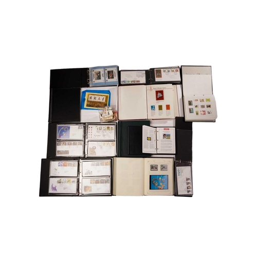 361 - A large quantity of First Day Covers, collector's stamps, used stamps (GB and all world), and other ... 