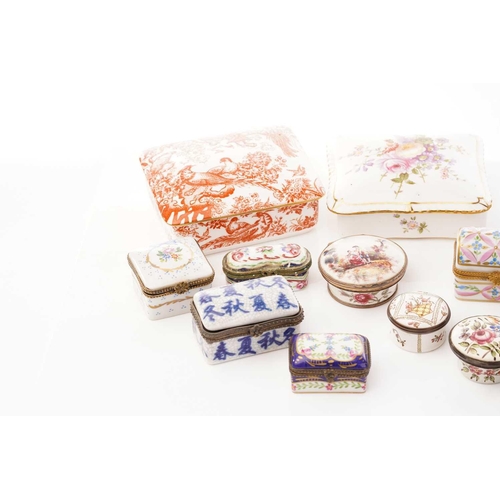 453 - A collection of trinket and pill boxes, including Limoges, Halcyon Days, Crown Staffordshire and oth... 