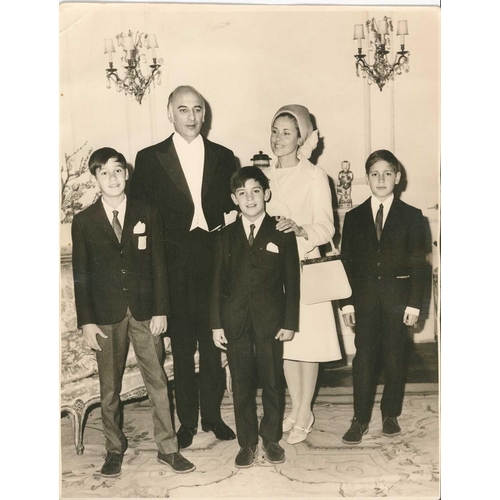 466 - A pair of signed photographs of HM Queen Elizabeth II and HRH Prince Philip, The Duke of Edinburgh, ... 