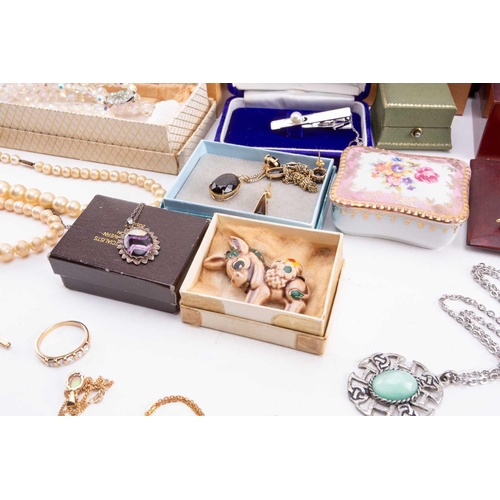 10 - A collection of mixed collection of costume and other jewellery including a Seiko quartz watch, boxe... 