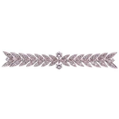 173 - A diamond bar brooch set in white metal with two round brilliant cut diamonds approximately 5.01mm x... 