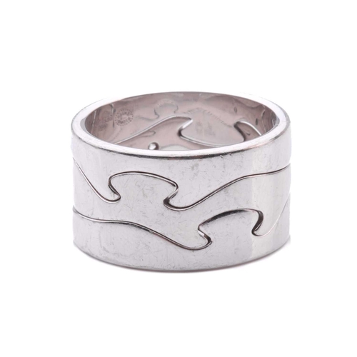 200 - Georg Jensen - 'Fusion' three-piece ring in 18ct white gold, consists of both end and centre rings t... 