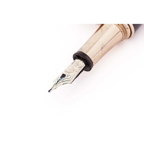 273 - Montblanc Princess Grace of Monaco fountain pen, handmade gold nib with heart engraving marked 750, ... 