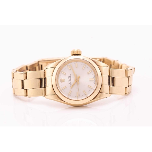 290 - A Rolex Oyster Perpetual Lady's wristwatch, featuring a Swiss-made automatic movement in a yellow me... 