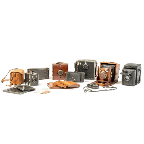 189 - A collection of Edwardian and later cameras, to include a Linhof of Germany standard 5 x 4 press cam... 