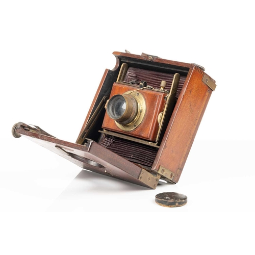 189 - A collection of Edwardian and later cameras, to include a Linhof of Germany standard 5 x 4 press cam... 