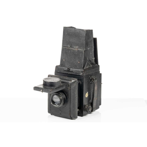 189 - A collection of Edwardian and later cameras, to include a Linhof of Germany standard 5 x 4 press cam... 