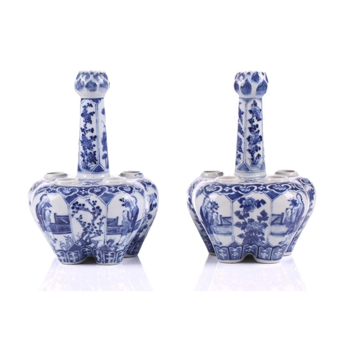 90 - A pair of Chinese blue & white quintal bulb vases, late Qing, with garlic mouth and painted with pan... 