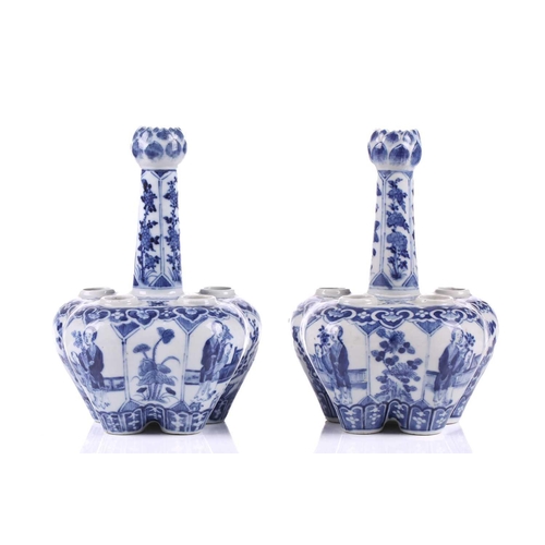 90 - A pair of Chinese blue & white quintal bulb vases, late Qing, with garlic mouth and painted with pan... 