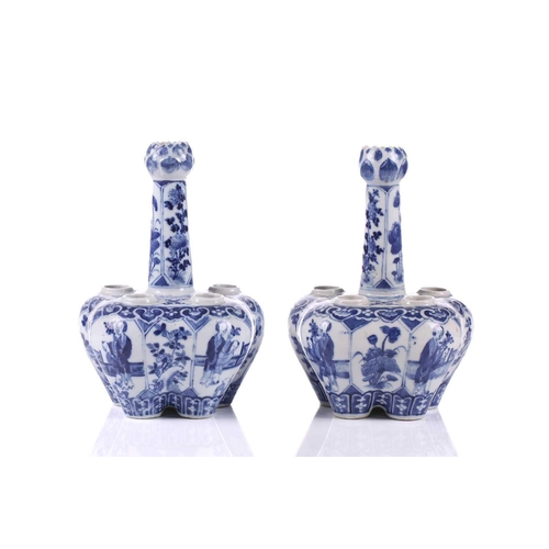 90 - A pair of Chinese blue & white quintal bulb vases, late Qing, with garlic mouth and painted with pan... 