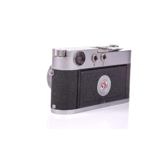 196 - A 1960 Leica M2 Rangefinder camera, chrome, serial no. 989419, with Leitz Elmar Summicron lens, f=5c... 