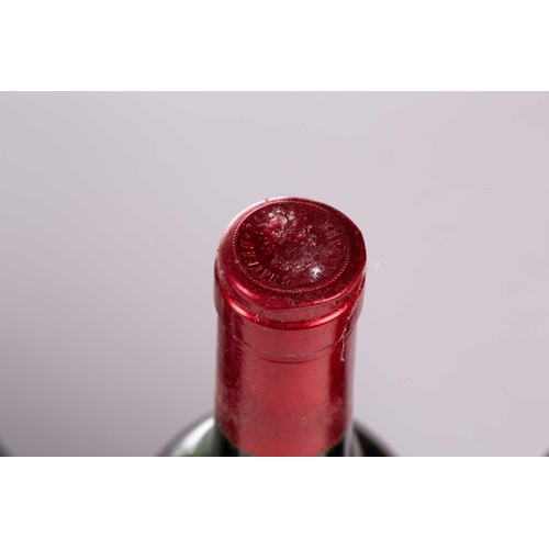 13 - A twelve-bottle case of Chateau Palmer, Margaux, 1986, ullage upper mid shoulder