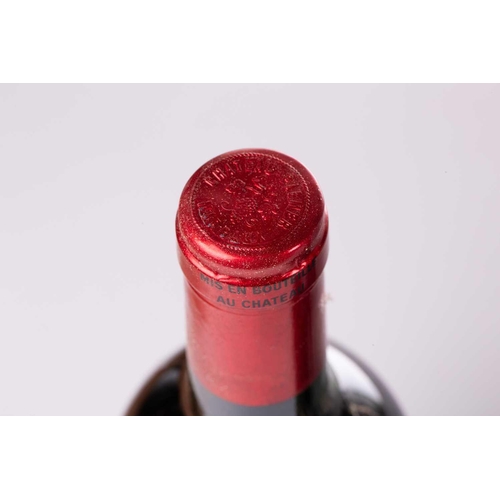 13 - A twelve-bottle case of Chateau Palmer, Margaux, 1986, ullage upper mid shoulder