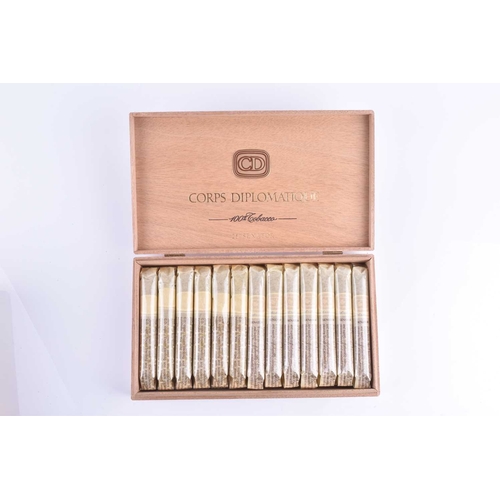 136 - A box of Corps Diplomatique 25 Senator cigars, individually wrapped.