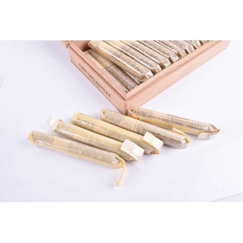 136 - A box of Corps Diplomatique 25 Senator cigars, individually wrapped.