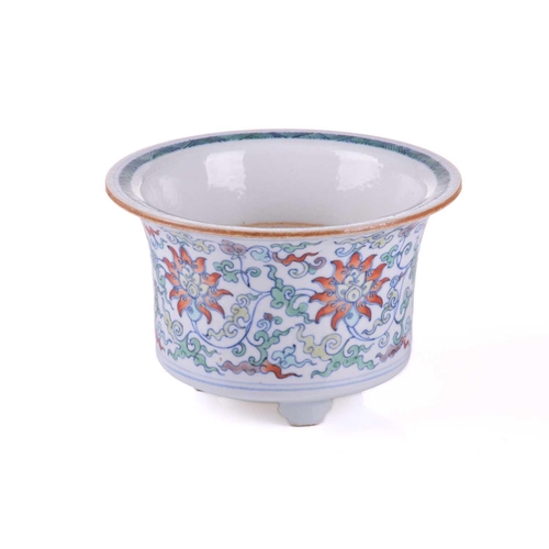 161 - A Chinese porcelain wucai jardiniere, with everted rim, decorated with five lotus flowers and scroll... 