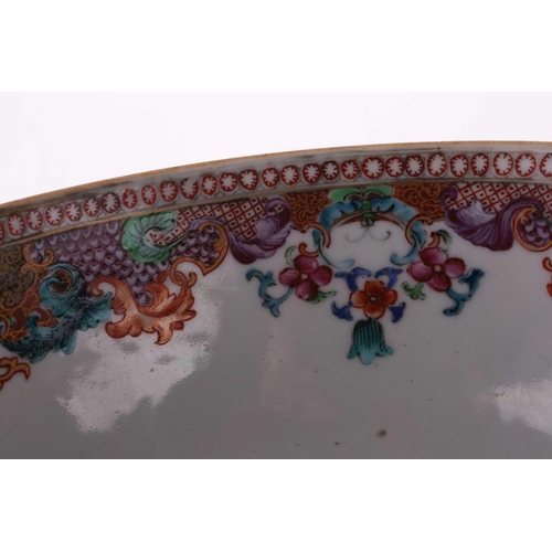 306 - A Chinese Famile Rose circular porcelain hunting punch bowl, Qing Dynasty, Qianlong, painted interna... 